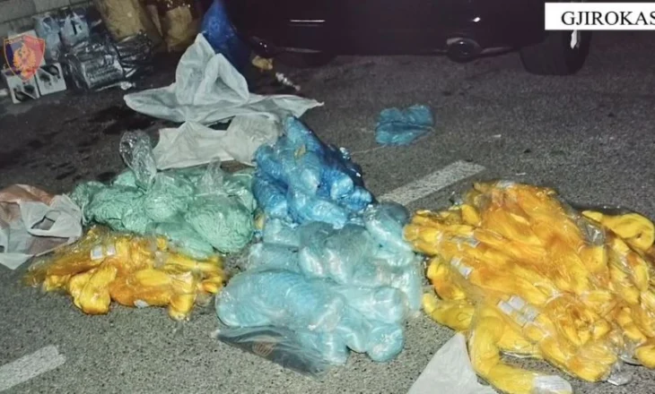 Bie në prangat e policisë 68-vjeçari/ Transportonte qytetarë dhe mallra kontrabandë (EMRI)