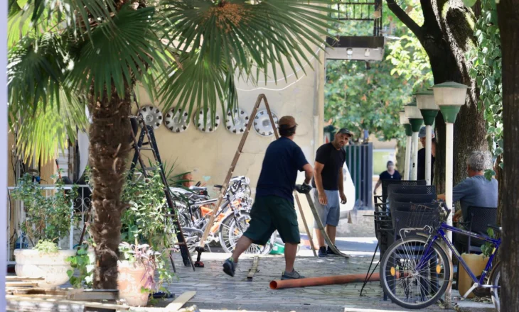 Bizneset në Shkodër lirojnë hapësirat publike, Beci poston fotot: Të hënën strukturat e bashkisë në terren