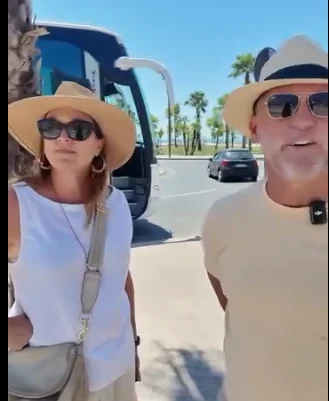 Bregdeti i Durrësi i “pushtuar” nga turistët
