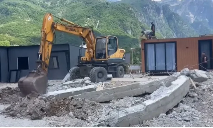 “Çfarë borxhi i kanë zonjës Gjeli banorët”/ Prokuroria e Shkodrës reagon pas deklaratës së kryeministrit: Vendimi i prokurores, në përputhje me ligjin! Strukturat e konstatuara ishin kontejnerë të përkohshëm