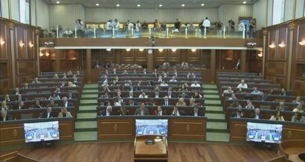 Çfarë ndodh pas 26 korrikut? Kriza me Kuvendin dhe opsionet e kushtetueses