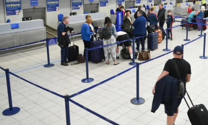 Çfarë nuk duhet të bëni në aeroport, gabimet që çojnë në arrestim