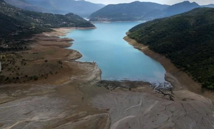 Çfarë po ndodh? Thellohet kriza e ujit në këtë shtet, rezervat në nivele alarmante