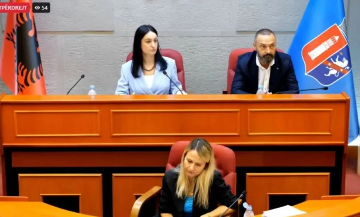 Debat në Këshillin Bashkiak të Tiranës/ Teliti: Veliaj u mor i pandehur, të futet në rend dite diskutimi i situatës aktuale!