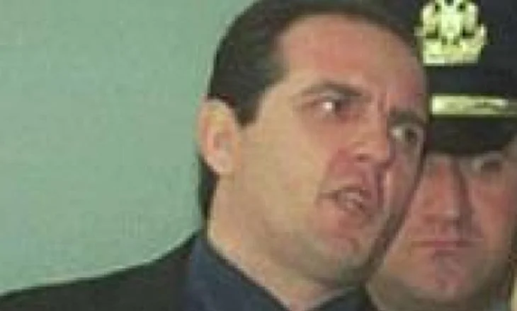 Dëshmitar i vrasjes së Azem Hajdarit/ Kush është Petrit Çakrri, nën hetim për krimin në Burrel