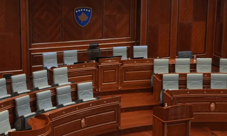 Dështon për herë të 42 konstituimi i Kuvendit në Kosovë, alarmi për bombë anulon seancën