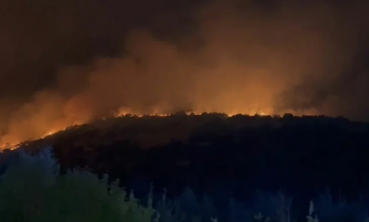 Devolli në zjarr/ Flakët përparojnë drejt kufirit me Greqinë, situata në alarm
