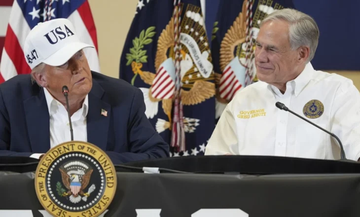 “Dhjetëra fëmijë na u morën…”, Trump viziton Teksasin: Kanë humbur jetën 135 persona