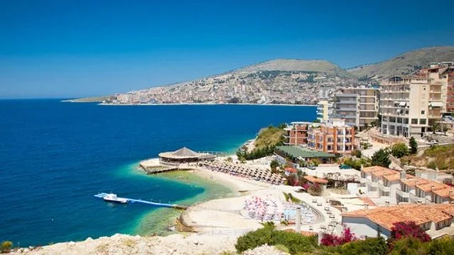 Dhoma Amerikane ngre alarmin: Po dëmtohet turizmi, shkak mungesa e ujit, ndotja dhe problemet me punonjësit