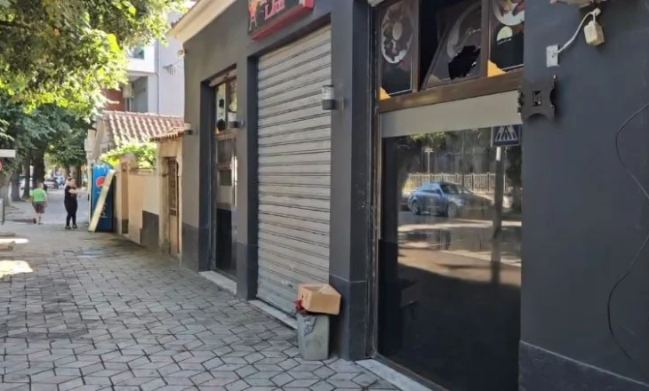 Digjet gjatë natës lokali në Korçë