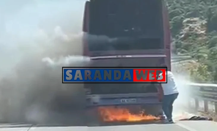 Digjet një autobus që udhëtonte drejt Sarandës, fatmirësisht pa të lënduar – VIDEO
