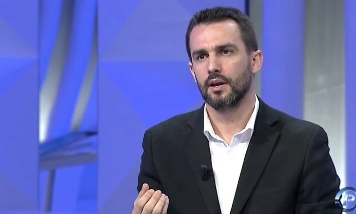 “Do vijë dita…”/Lapaj pas vendimit të KAS: Ne si kulak, PSD-së i kalojnë të gjitha!