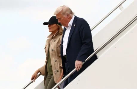 Donald Trump dhe Zonja e Parë mbërrijnë në Teksas pas përmbytjeve vdekjeprurëse