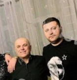 Dosja / Babai i Tur Burrelsit, Shefqet Hoxhosmani i dënuar për vrasje. Blinte prona në Tiranë e Durrës me paratë e kokainës?