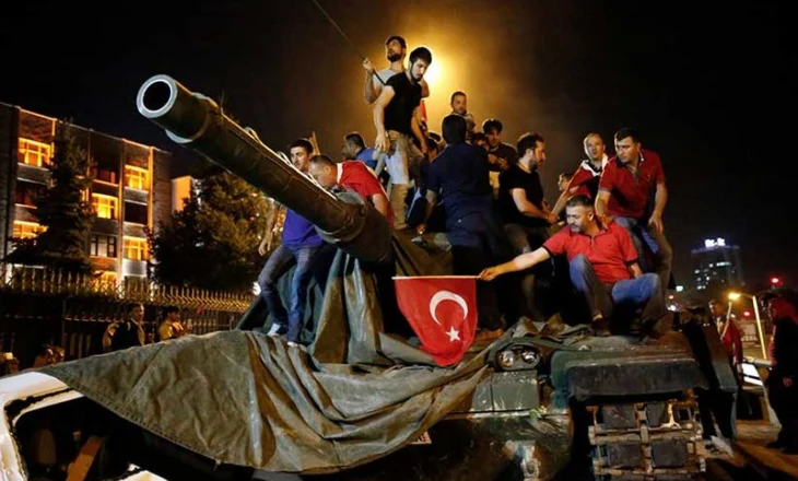 Duke kujtuar grushtin e dështuar të shtetit në Turqi