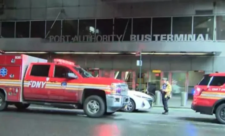 Dy autobusë përplasen në New York, 13 të plagosur nga aksidenti