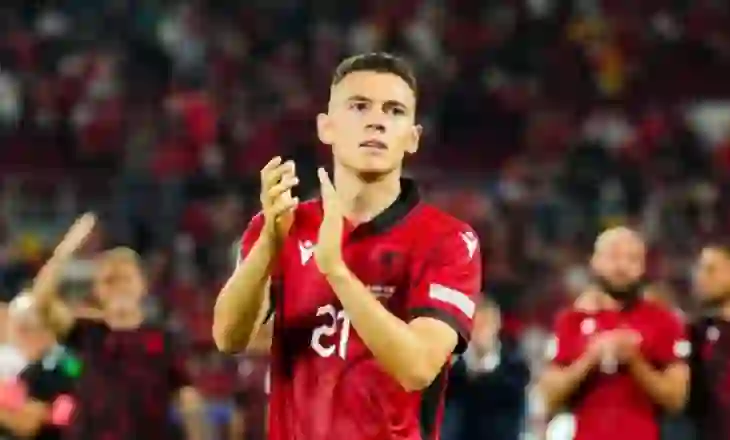 E ardhmja e Kristjan Asllanit “në ajër”: Interi nuk e do, por askush s’e merr