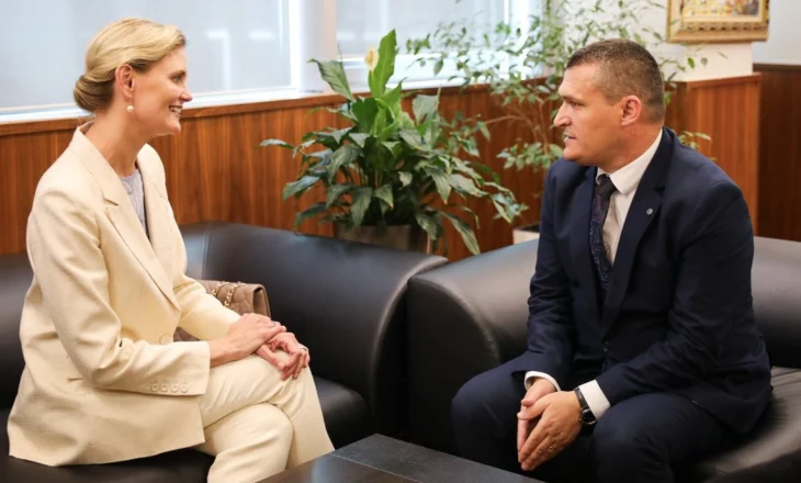 E Ngarkuara me Punë e SHBA takohet me Dumanin: Vlerësojmë angazhimin e SPAK në shkatërrimin e rrjeteve kriminale