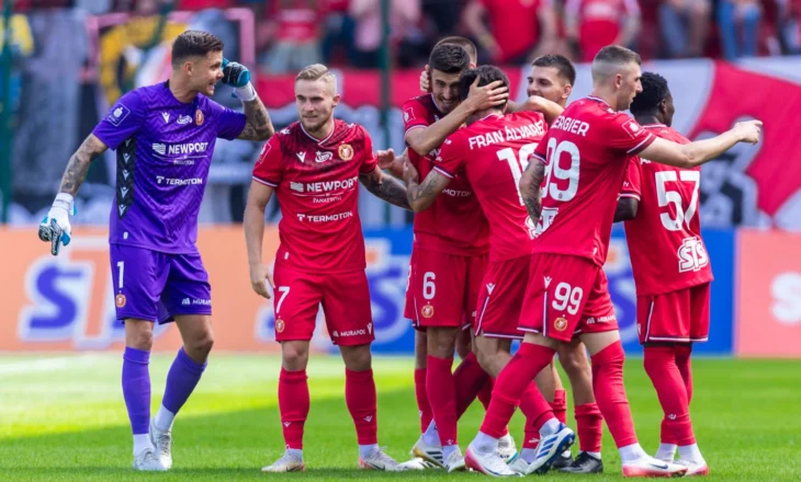 E nis me këmbën e mbarë, Julian Shehu realizon një supergol në javën e parë në Poloni, i dhuron 3 pikët e para Widzev Lodz