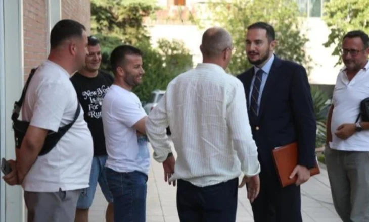 “E përcollën me oiii, e pritën me xhelozi”, ironia therëse e Sulës për PD-në:Në vend të festës për Salianjin,po zihen..