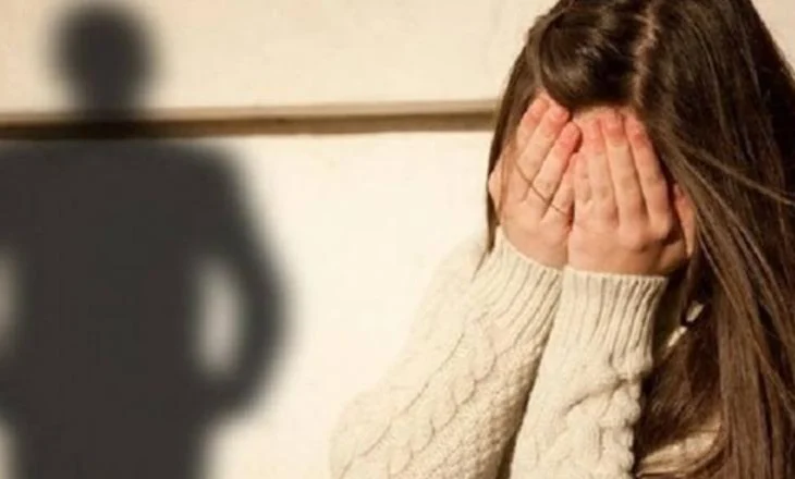E rëndë në Patos/ Dyshohet se ka kryer marrëdhënie me vajzën e mitur, arrestohet 36-vjeçari
