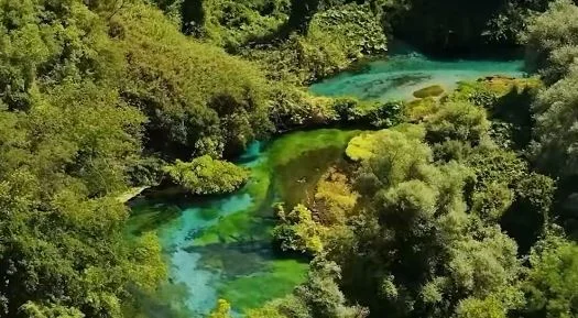 Edi Rama poston videon e Syrit të Kaltër