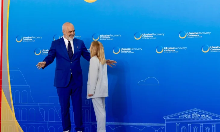 Edi Rama publikon fotoalbumin nga Konferenca për Rimëkëmbjen e Ukrainës në Romë