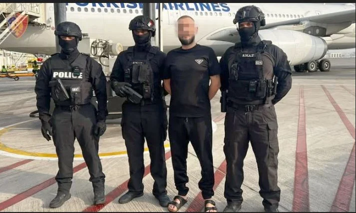 Ekstradohet nga Dubai Denis Bajri i ‘Metamorfozës’, akuzohet se vrau mikun e tij Gjin Boriçi me urdhër të Martinajt