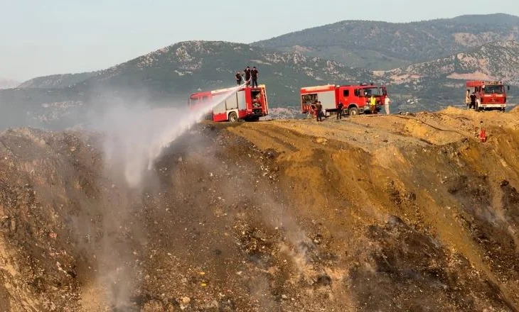 Elbasani më në fund ‘merr frymë’/ Zjarri në landfill pas 6 ditësh në prag të shuarjes totale