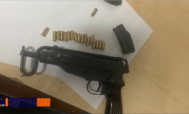 EMRI – Lëvizte në shëtitoren e plazhit me armë zjarri pa leje, policia arreston në flagrancë 21- vjeçarin