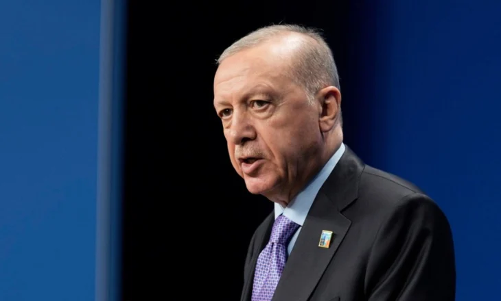 Erdogani provokon përsëri: Shën Sofia, simboli i Rënies, u “ringjall” kur u shndërrua në xhami