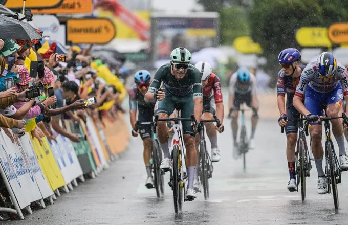 Etapa e 17 e Tour de France/ Rrëzim masiv në km e fundit, Xhonatan Milan fitues për herë të dytë