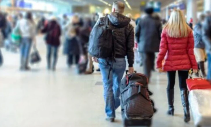 EUROSTAT – Fenomeni është kronik dhe po thellohet, Shqipëria kryesoi Europën për emigracion neto negativ!