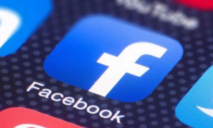 Facebook fshin 10 milionë llogari