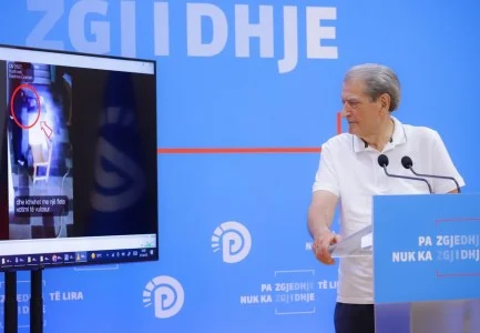 “Farsa elektorale”/ Berisha publikon pamje nga zgjedhjet e 11 Majit: Komisioneri del jashtë me fletën e votimit me vete