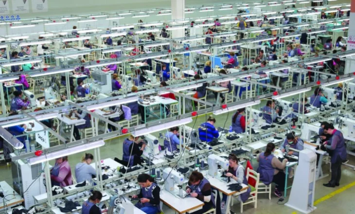 Fasonët paralajmërojnë sërish mbyllje fabrikash dhe shkurtime vende pune