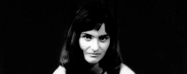 Fati tragjik i poetes shqiptare, ndërroi jetë shumë e re, nëna e saj s’u lejua të rrinte me të…