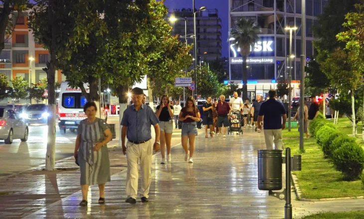 FIER/ Fëmijë të emigrantëve nuk mund të regjistrohen në Shqipëri – burokracia dhe paaftësia u mohon nënshtetësinë shqiptare