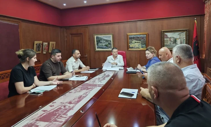 Fier – Mbledhje për zhvillimin e zonave malore, nis zbatimi i “Paketa e Maleve”