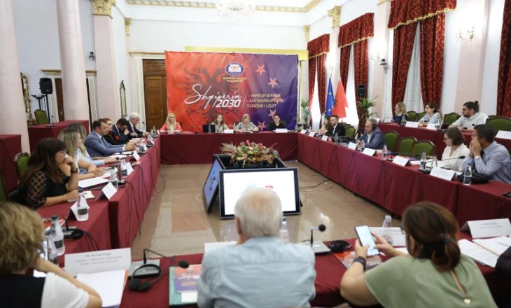 Financimi i partive politike, ekspertët mblidhen në Kuvend për hartimin e një drafti të ri ligjor