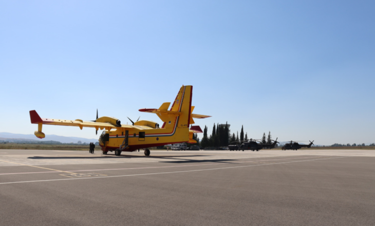 Flakët në jug të Shqipërisë, avioni “Canadair” niset nga Italia për ndihmë emergjente