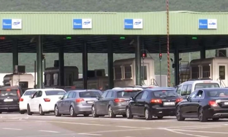 Fluks i madh hyrje-daljesh në pikën kufitare të Morinës, mbi 600 mijë shtetas kaluan në dy anët Kosovë-Shqipëri