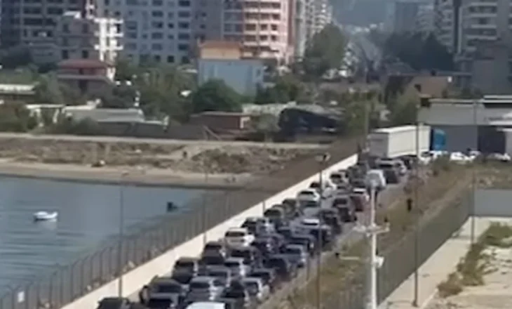 Fluks pushuesish në fundjavë/ Mbi 600 pasagjerë mbërrijnë në Vlorë nga Italia – e diela me numrin më të lartë të mbërritjeve në port.