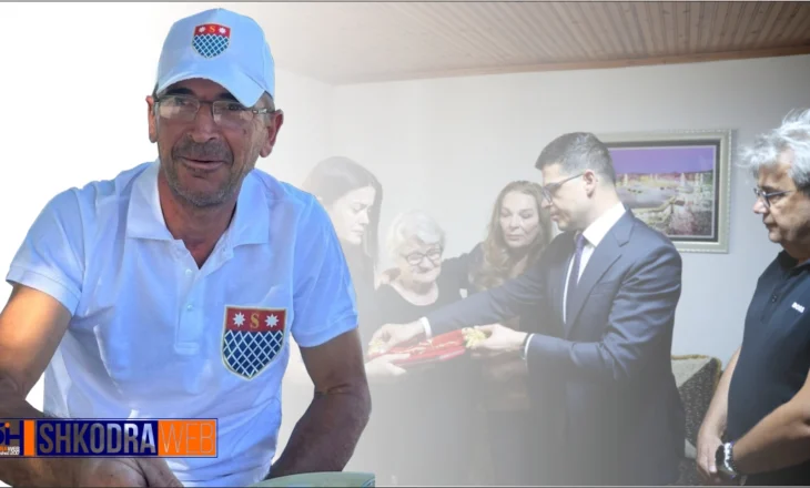 FOTO – Ministri i Mbrojtjes Vengu dhe kryebashkiaku Beci, vizitë në familjen e dëshmorit Arben Anamali