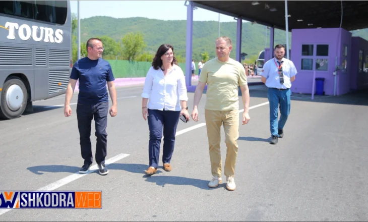 FOTO – Shefi i Doganave inspekton Muriqanin dhe Hanin e Hotit, kërkon standarde sigurie dhe kontrolle…