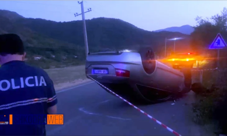 FOTOLAJM – Makina përmbyet në hyrje të qytetit, shoferi 18- vjeçar përfundon në Spitalin e Shkodrës
