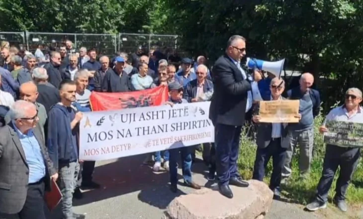 Fotot/ Banorët kundërshtojnë ndërtimin e hidrocentraleve në lumin Shpërdhaza, Gjekmarkaj denoncon: Përfaqësues të kompanisë ushtruan dhunë