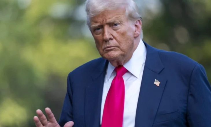 Fotot me këmbët e fryra, Donald Trump diagnostikohet me…