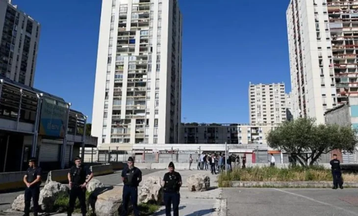 Franca në alarm për dhunën e drogës, fëmijëve u ndalohet të dalin natën! Ndalim-qarkullimi në…