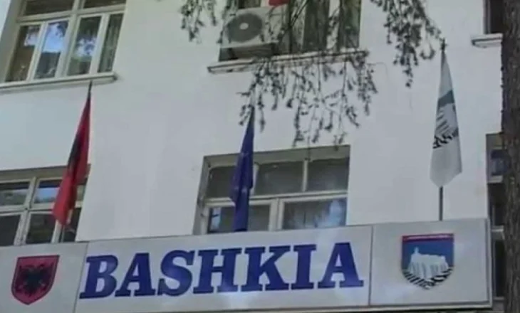 “Fshesa” mbërrin edhe në Gjirokastër/ Shtatë administratorë paraqesin dorëheqjet